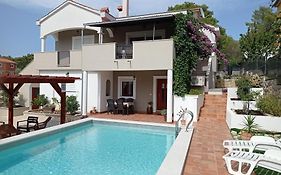 Villa Niko With Private Swimming Pool